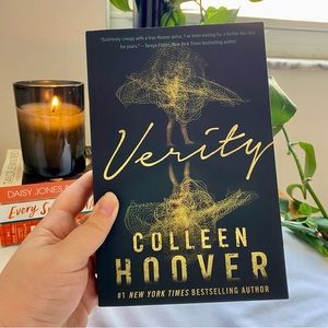 Verity by Colleen Hoover (paperback book)